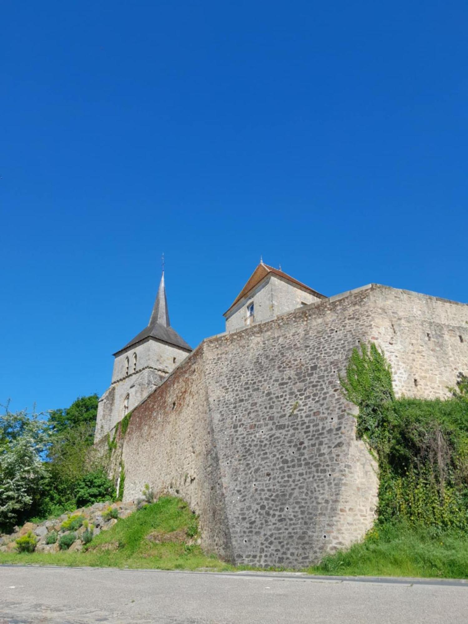 Gite "La Petite" Saint-Benoit-du-Sault Exteriér fotografie
