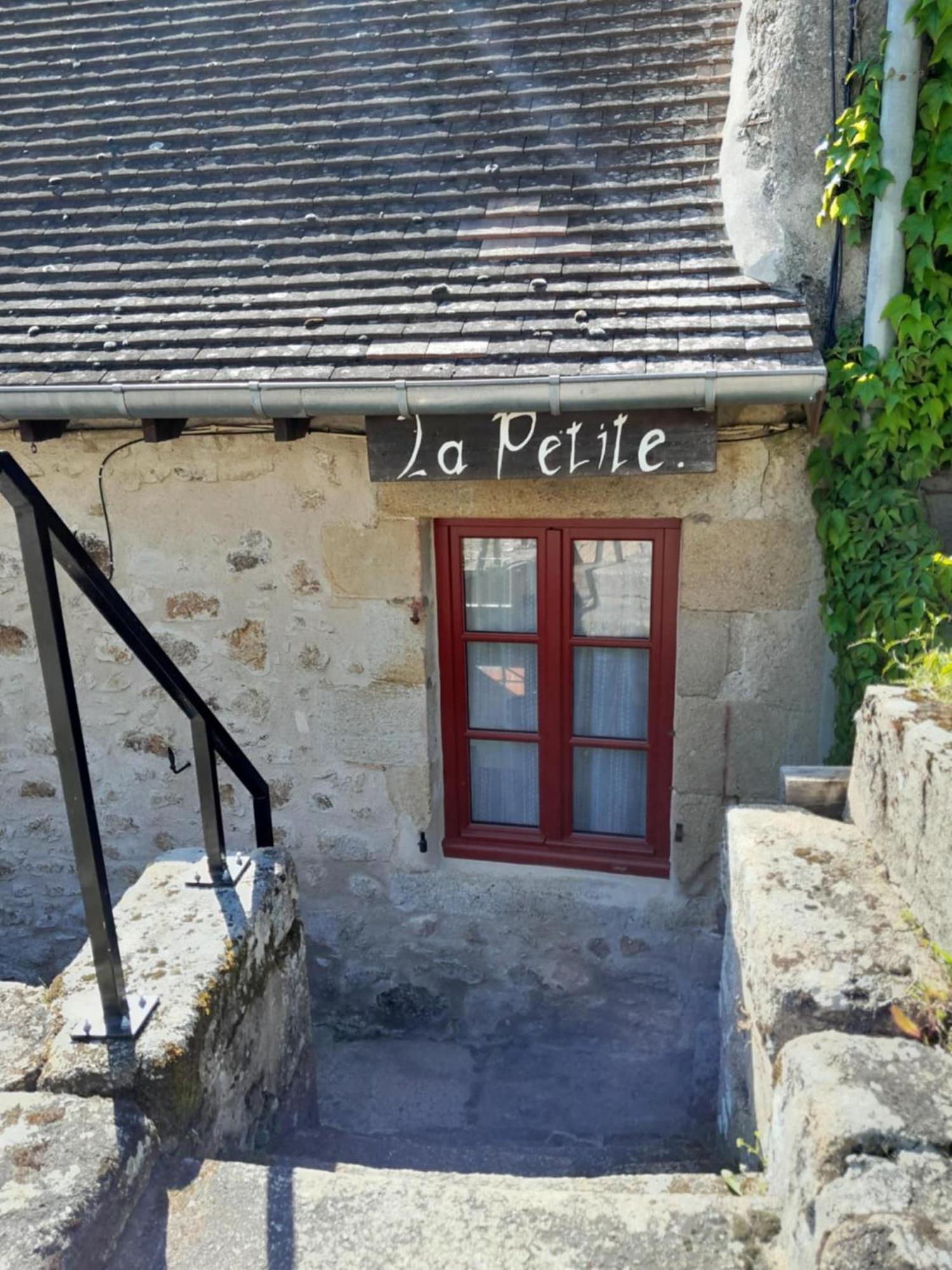 Gite "La Petite" Saint-Benoit-du-Sault Exteriér fotografie